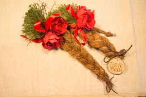 ovikoristeita karhunsammalesta kera munakennoruusut